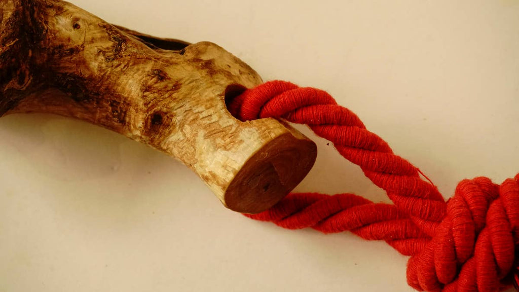 hundsfutter - Olive wood teether with cotton cord - Dog.Dog.Cat.