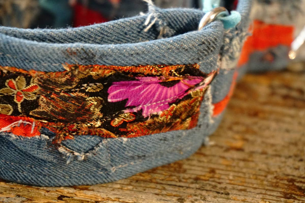 hundsfutter - “Easy” anti-escape dog collar - mixed media jeans - Dog.Dog.Cat.