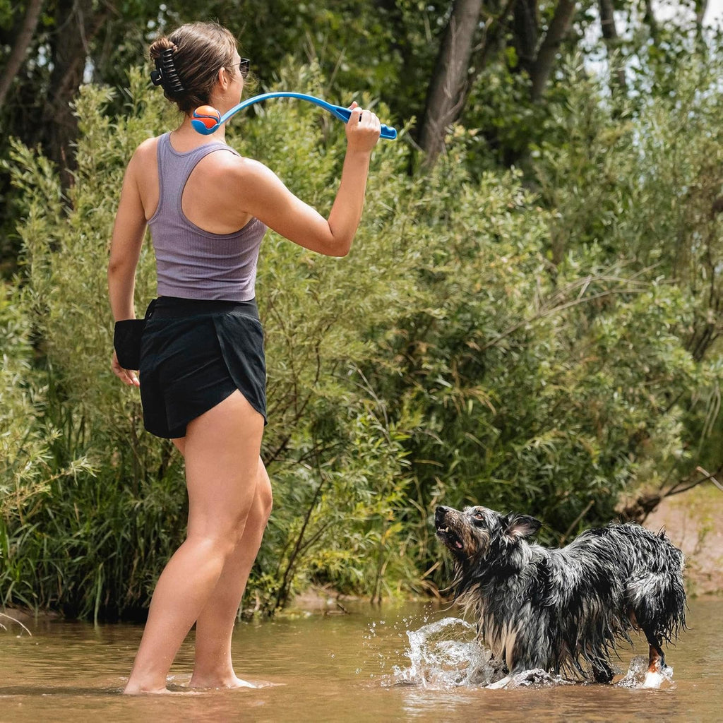 Chuckit! Dog Ball Launcher - Classic 26" with Medium (2.5"), Dog Fetch Ball Thrower, Made in USA - Dog.Dog.Cat.