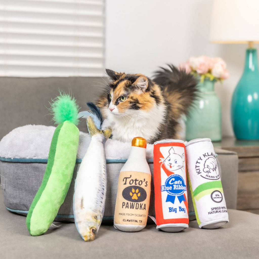 Huxley & Kent - Pickle Kicker For Cats - Dog.Dog.Cat.