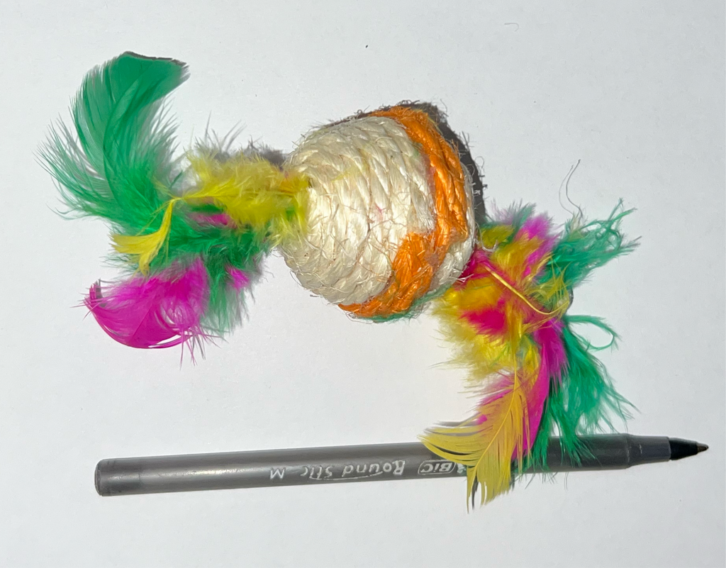 Sisal Cat Toy Balls with Feather - Dog.Dog.Cat.